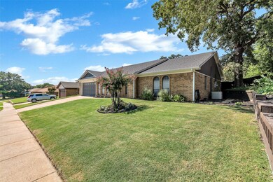 704 Springhill Dr, Hurst, TX 76054 - photo 2