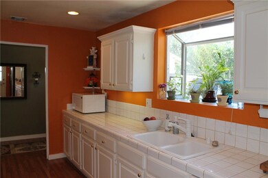 20776 Clark St, Woodland Hills, CA 91367 - photo 4