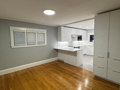 2075 Beacon St unit 2075, Waban, MA 02468 - photo 4