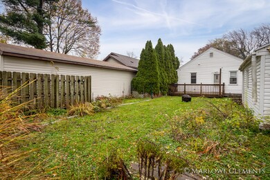 2037 Emerald Ave-7