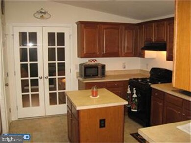 107 Nuthatch Ct W, Bechtelsville, PA 19505 - photo 2