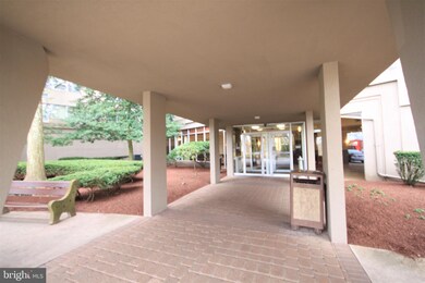 Radnor House unit 519, Bryn Mawr, PA 19010 - photo 4