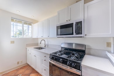 2030 Castillo St unit B, Santa Barbara, CA 93105 - photo 3