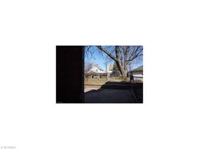 1422 Oxford Ave NW, Canton, OH 44703 - photo 2