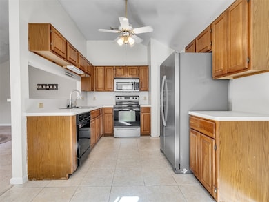 2902 Hollow Creek Dr, Houston, TX 77082 - photo 7