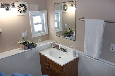 75 S Policy St unit 46, Salem, NH 03079 - photo 4