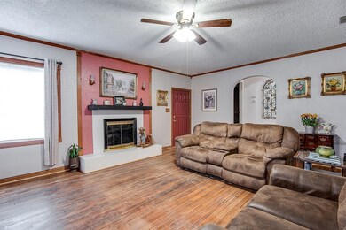 125 Circle Dr, Cleburne, TX 76033 - photo 5