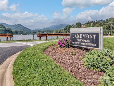 1465 S Lakeshore Dr unit B2, Lake Junaluska, NC 28745 - photo 2