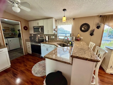 3919 Southwind Dr unit 423, Melbourne, FL 32904 - photo 5