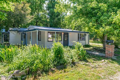 209 1-2 S 6th St West Point-23