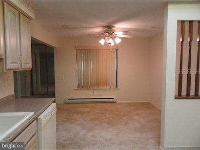 110 Chatham Dr unit C, Monroe Township, NJ 08831 - photo 4