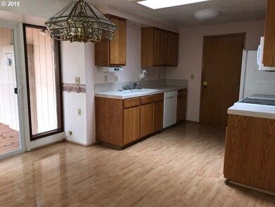 303 van Duyn St, Eugene, OR 97401 - photo 5