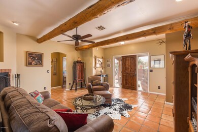 Entry/Living Room