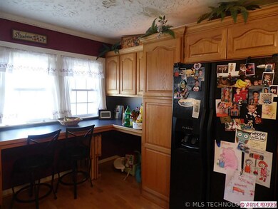 101 S Ohio Ave, Haskell, OK 74436 - photo 4