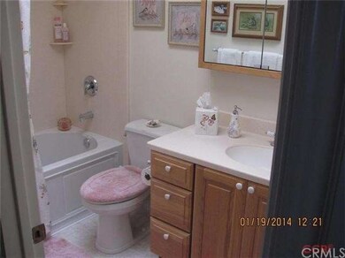 Guest full bath remodeled in 2008 has jacuzzi tub