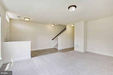 11900 Weybridge Ln, Germantown, MD 20876 - photo 5