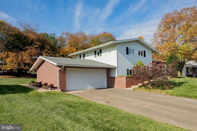 610 Knoll Dr, Lansdale, PA 19446 - photo 2