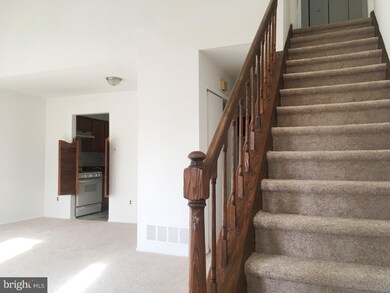 126 Mayfair Ln, Mount Laurel, NJ 08054 - photo 3