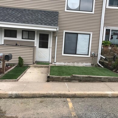 21 Redwood Loop unit 329, Staten Island, NY 10309 - photo 2