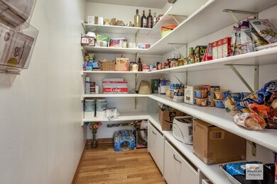 1108 Conan Doyle Rd, Naperville, IL 60564 - photo 7