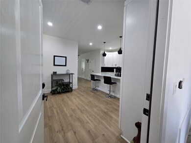 306 E 39th St, Houston, TX 77018 - photo 3