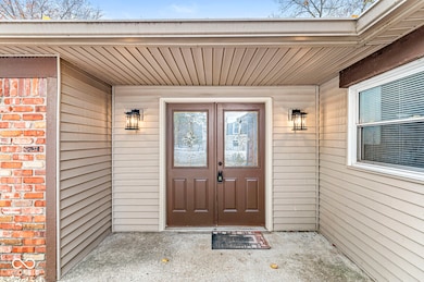 2810 Pomona Ct, Indianapolis, IN 46268 - photo 2