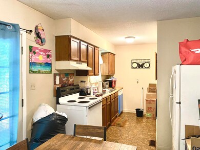 Great Eat-In Kitchen