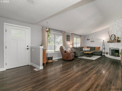 239 SW 12th Ave, Canby, OR 97013 - photo 6