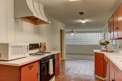 101 Maurice St-7
