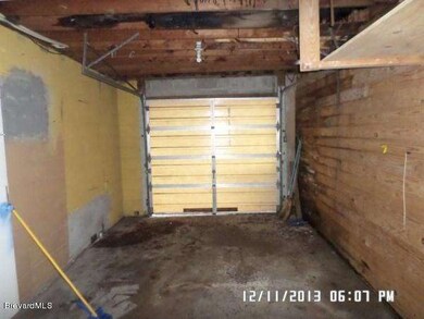 Garage_135 California