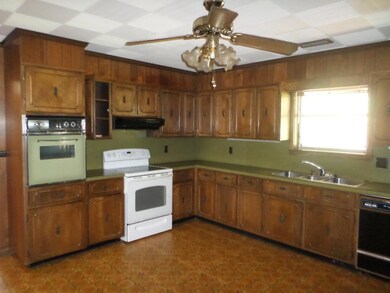 1104 Marianna Hwy, Donalsonville, GA 39845 - photo 5