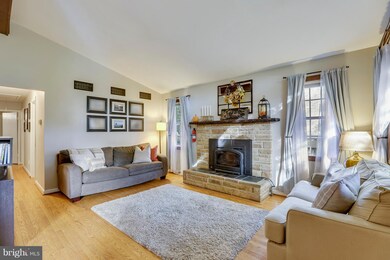 420 Holly Dr, Annapolis, MD 21403 - photo 2