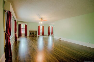 1004 E Broad St, Statesville, NC 28677 - photo 6