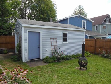 427 Manhattan Dr, Burlington, VT 05401 - photo 7