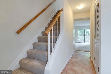 12863 Cara Dr unit 27, Woodbridge, VA 22192 - photo 3