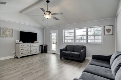 8614 Twisting Vine Ln, Houston, TX 77040 - photo 6