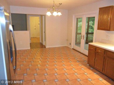 8006 Pyracantha Ct, Springfield, VA 22153 - photo 4