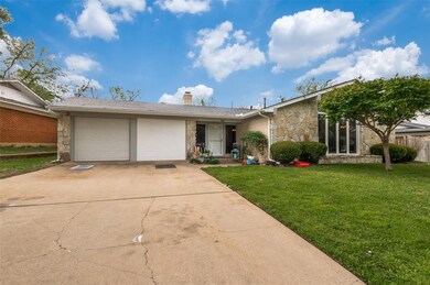 940 Charleston Dr, Bedford, TX 76022 - photo 2