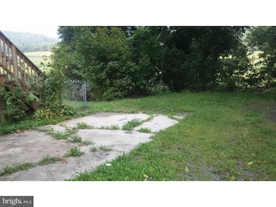 966 W Market St, Schuylkill Haven, PA 17972 - photo 2