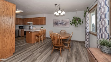 Dining Kitchen