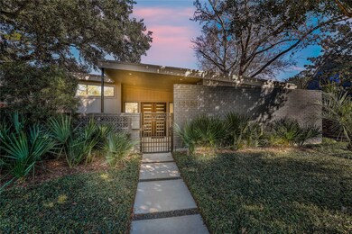 12430 Perthshire Rd, Houston, TX 77024 - photo 4