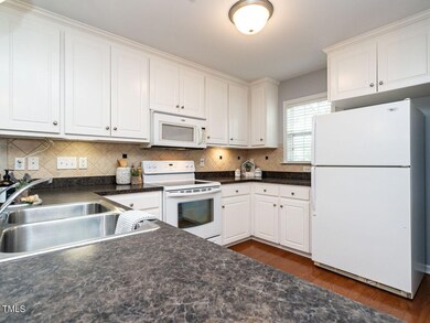005-1280x960-kitchen