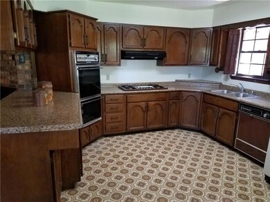 321 Riverside Dr, El Paso, TX 79915 - photo 6