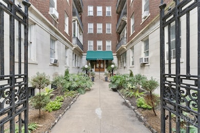 DeRenne Plaza Condominiums unit 73/83, Savannah, GA 31401 - photo 2