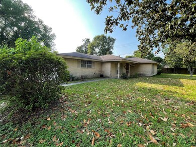 6703 Nuben St, Houston, TX 77091 - photo 3