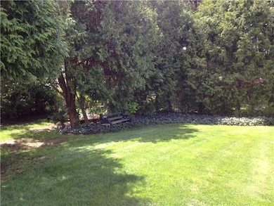 Yard/Garden. Beautiful backyard.