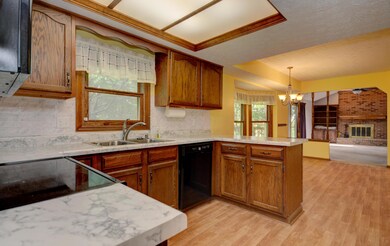 Eat-In Kitchen