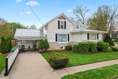 327 W 4th St, Auburn, IN 46706 - photo 3