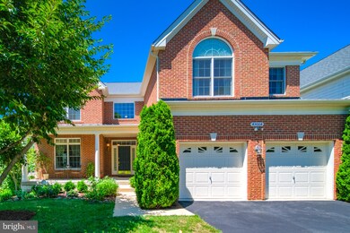 43064 Hallmark St, Chantilly, VA 20152 - photo 2