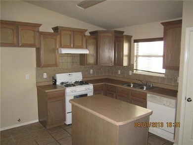 14292 Desert Sunset Dr, Horizon City, TX 79928 - photo 3